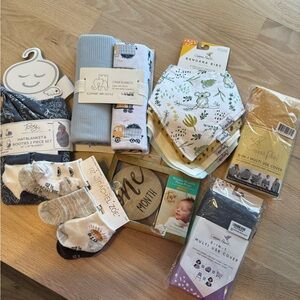 NWT bundle of baby accessories/gear